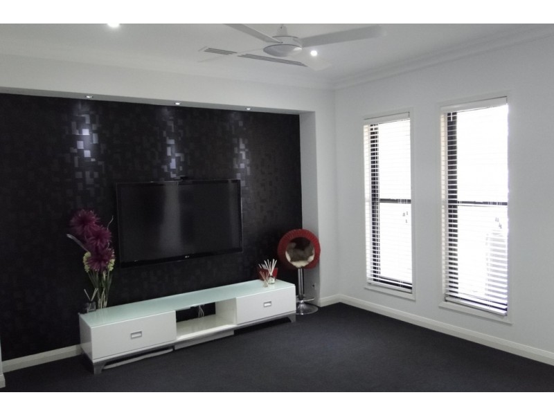 14 SOMERSET CLOSE, Clinton QLD 4680
