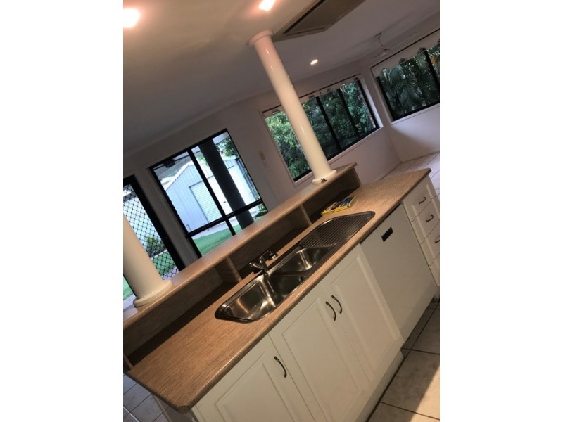 22 FAIRBAIRN PLACE, Clinton QLD 4680