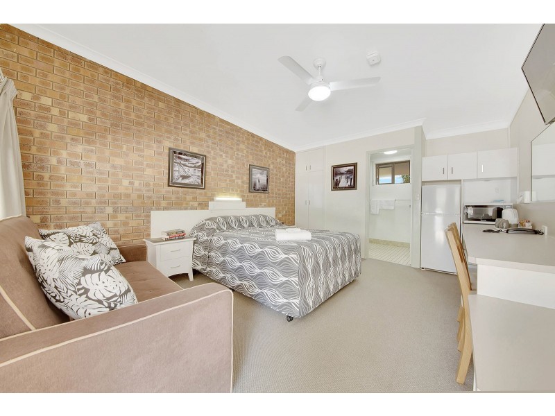 48902 BRUCE HIGHWAY, Benaraby QLD 4680