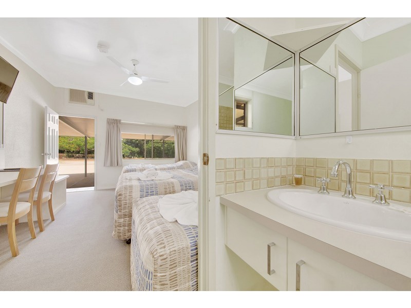 48902 BRUCE HIGHWAY, Benaraby QLD 4680