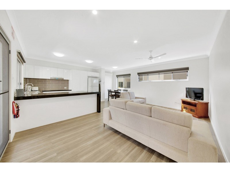 11/7 VIEW STREET, West Gladstone QLD 4680