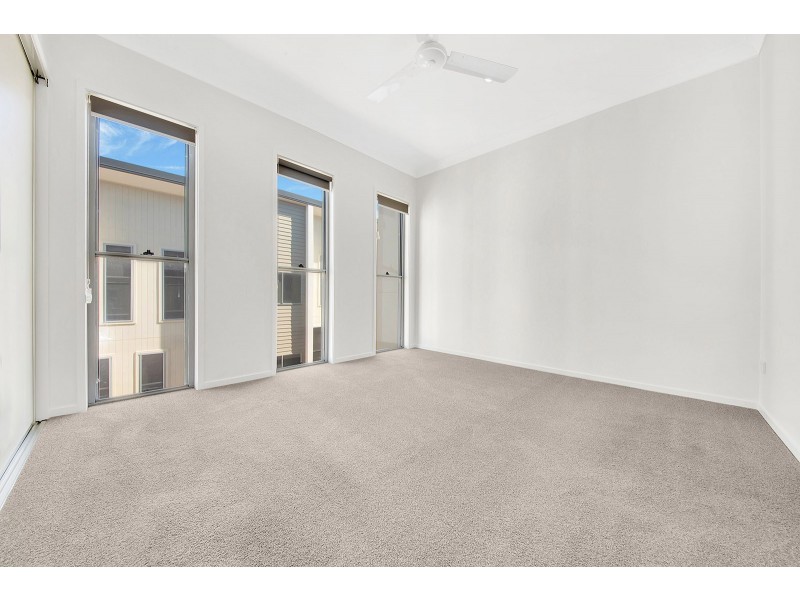 11/7 VIEW STREET, West Gladstone QLD 4680