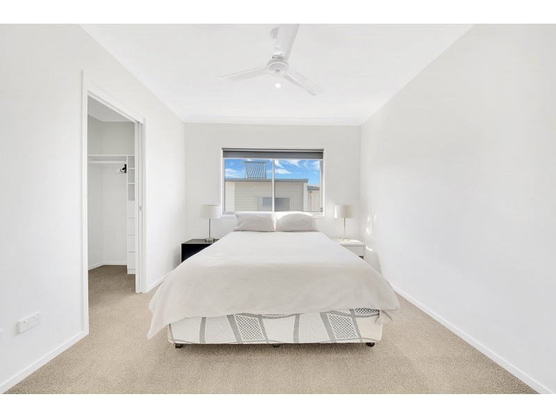 11/7 VIEW STREET, West Gladstone QLD 4680