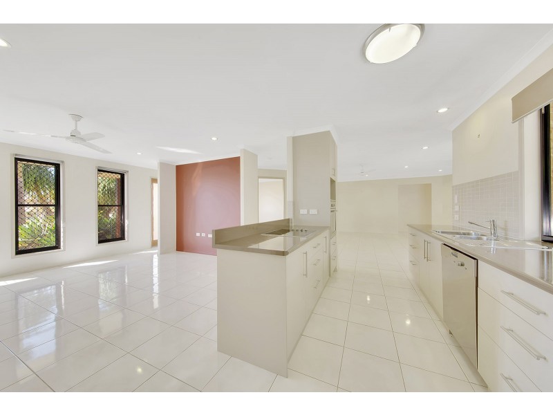 19 Eugenie Court, Glen Eden QLD 4680