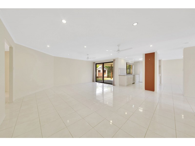 19 Eugenie Court, Glen Eden QLD 4680