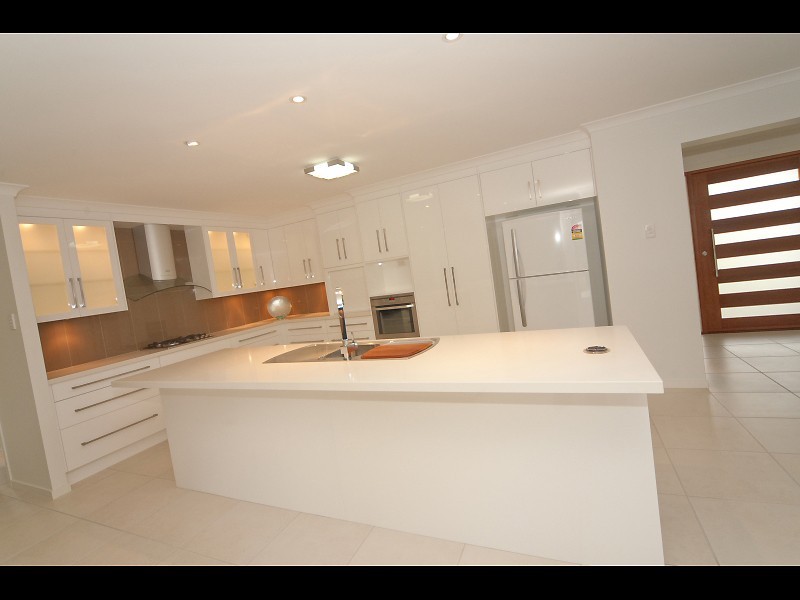 10 Sanctuary Place, Gladstone QLD 4680