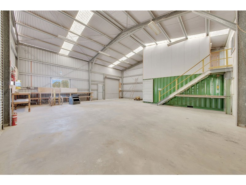 61 BOYNE ISLAND ROAD, Boyne Island QLD 4680