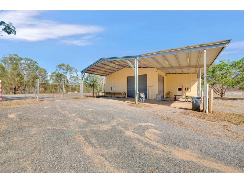 61 BOYNE ISLAND ROAD, Boyne Island QLD 4680