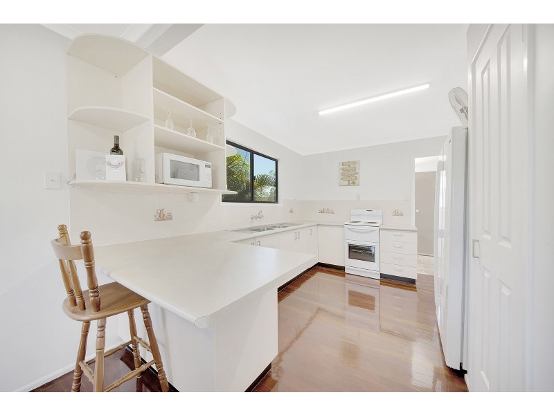 43 SANDPIPER AVENUE, New Auckland QLD 4680