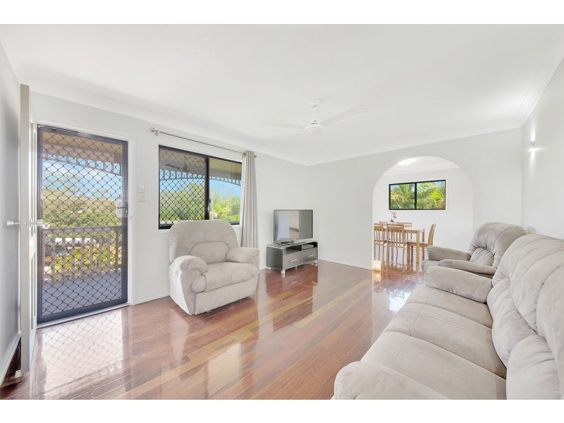 43 SANDPIPER AVENUE, New Auckland QLD 4680