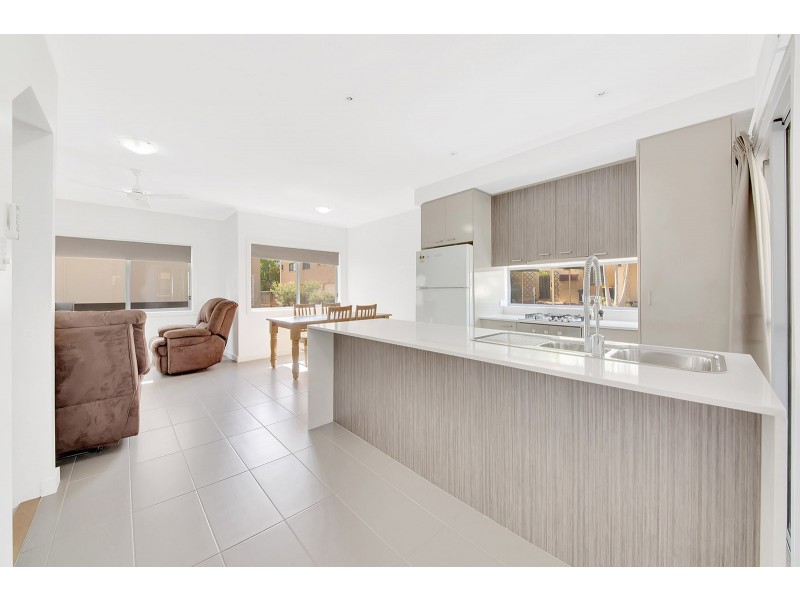 17/12 FLINDERS STREET, West Gladstone QLD 4680
