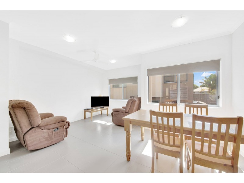 17/12 FLINDERS STREET, West Gladstone QLD 4680