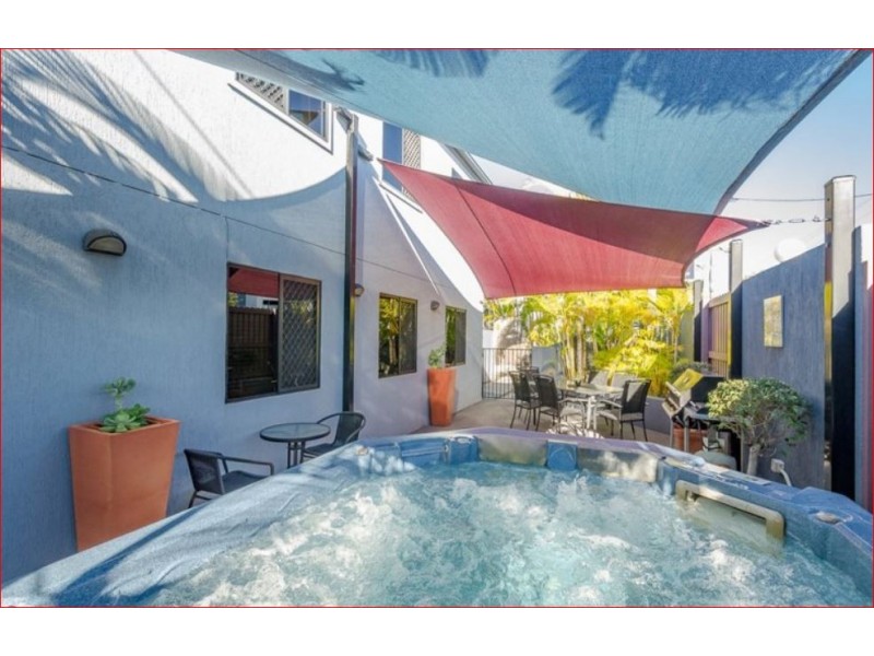 166 AUCKLAND STREET, Gladstone QLD 4680