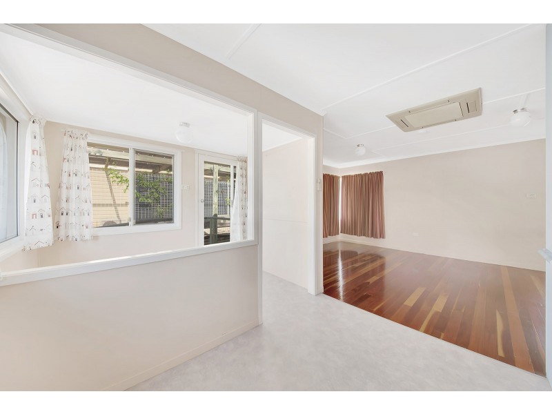 32 PATERSON STREET, West Gladstone QLD 4680