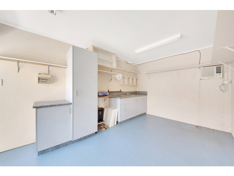 32 PATERSON STREET, West Gladstone QLD 4680