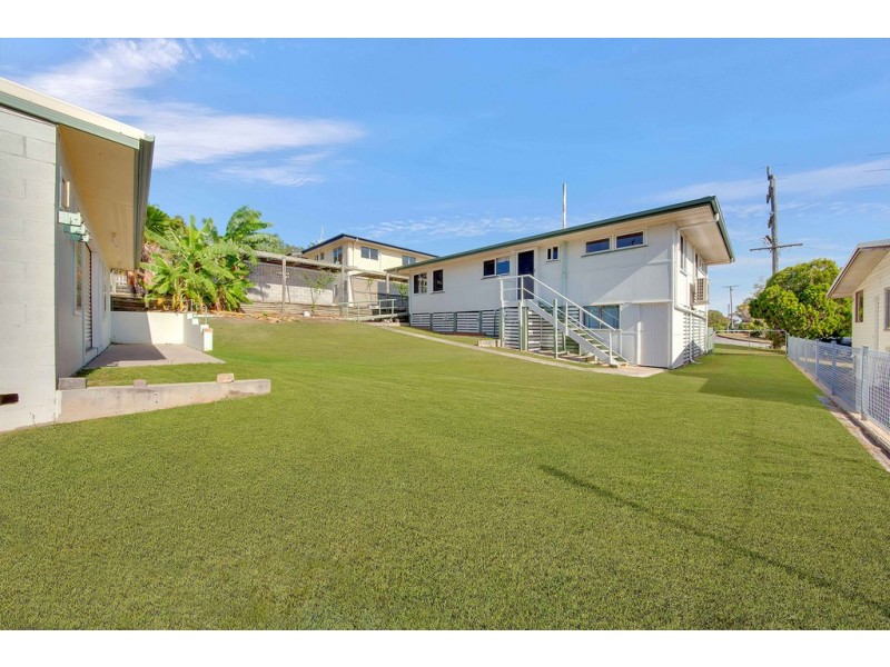 32 PATERSON STREET, West Gladstone QLD 4680