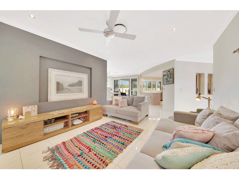 2 SCORPIUS PLACE, Telina QLD 4680