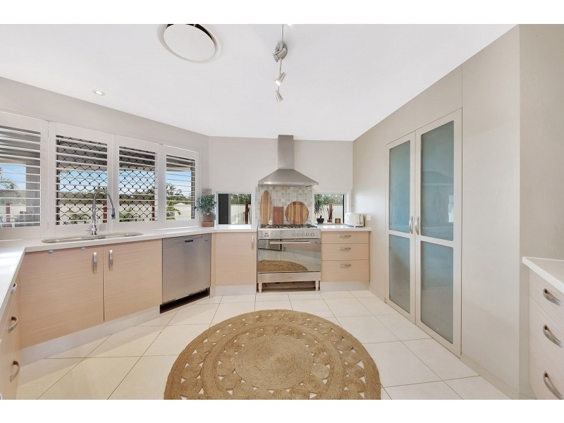 2 SCORPIUS PLACE, Telina QLD 4680