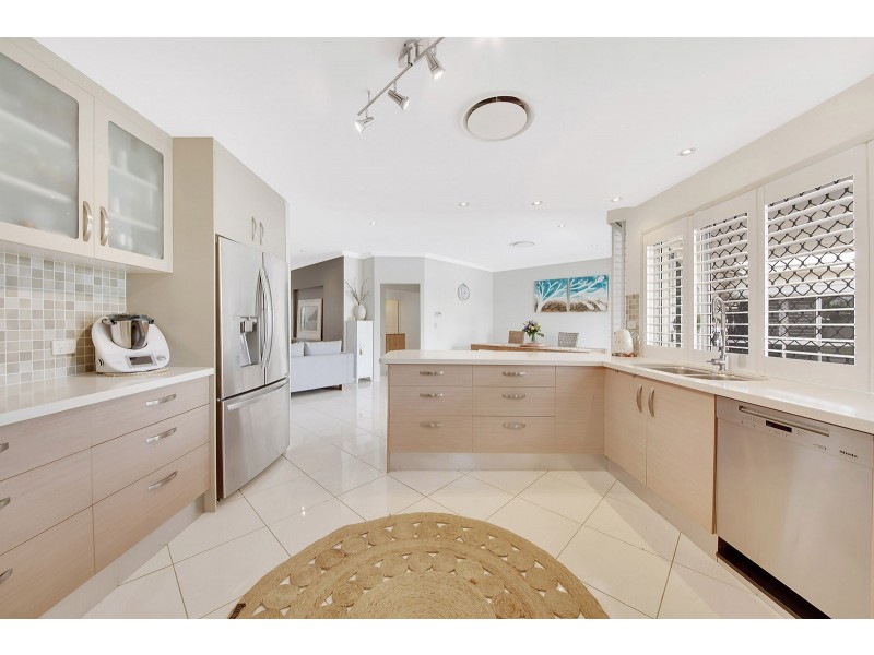 2 SCORPIUS PLACE, Telina QLD 4680