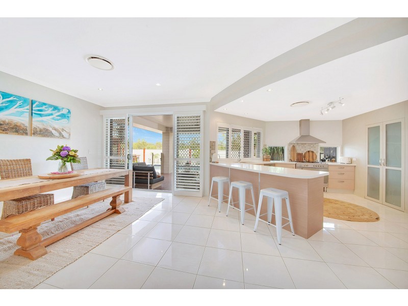 2 SCORPIUS PLACE, Telina QLD 4680