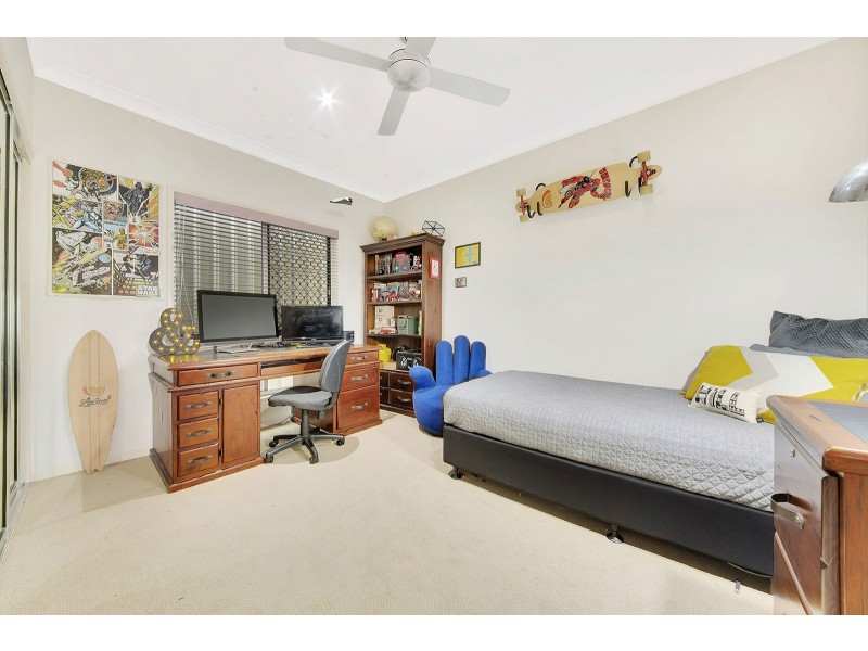 2 SCORPIUS PLACE, Telina QLD 4680