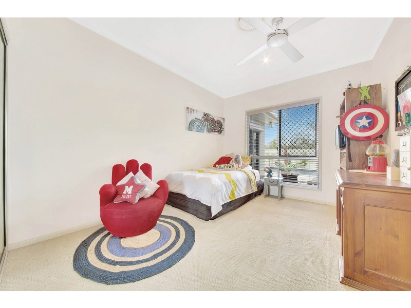 2 SCORPIUS PLACE, Telina QLD 4680