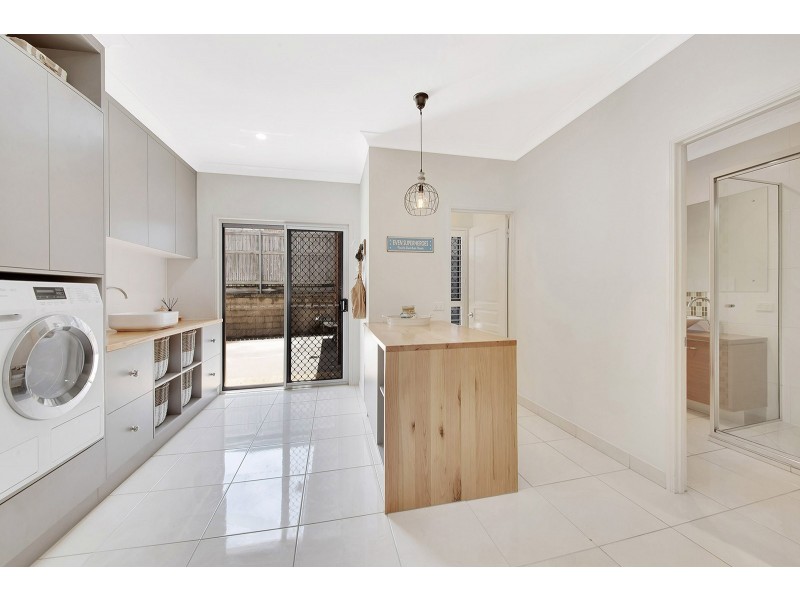 2 SCORPIUS PLACE, Telina QLD 4680
