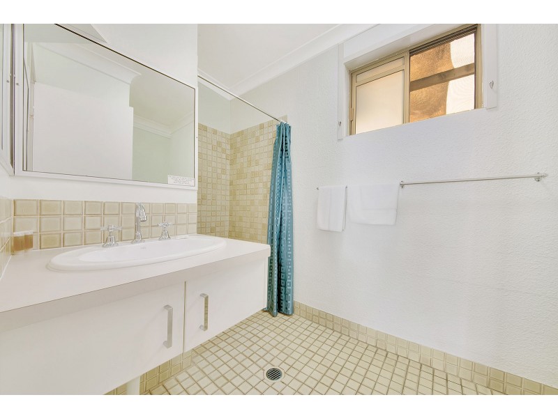 48902 BRUCE HIGHWAY, Benaraby QLD 4680