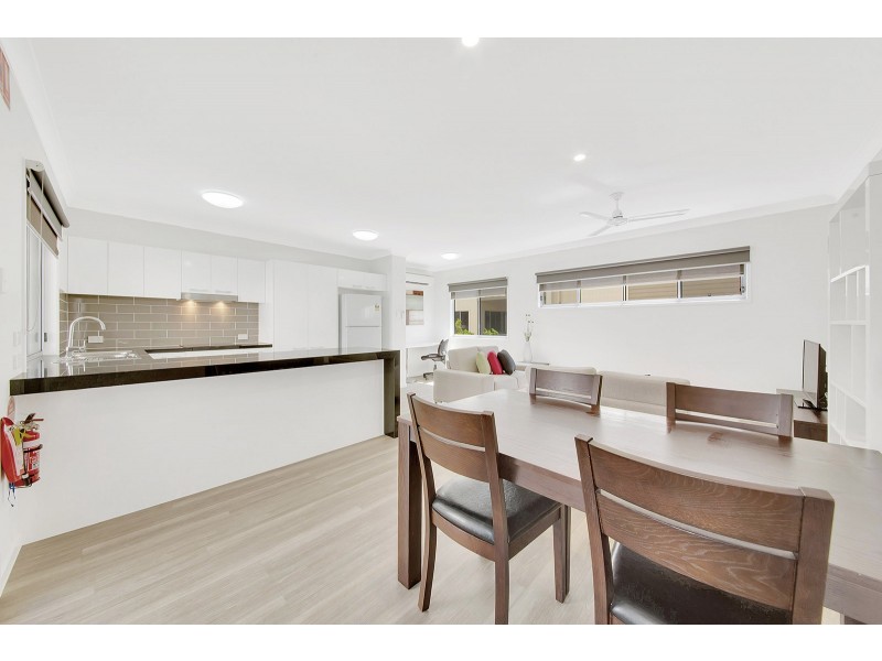 8/7 VIEW STREET, West Gladstone QLD 4680