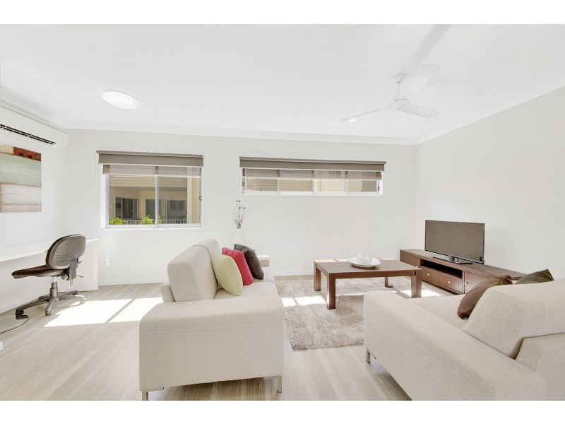 8/7 VIEW STREET, West Gladstone QLD 4680