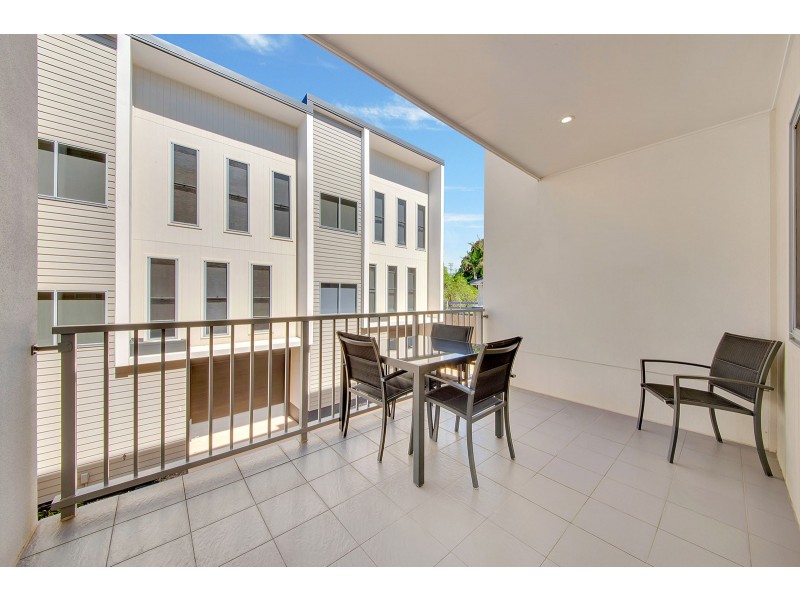 8/7 VIEW STREET, West Gladstone QLD 4680