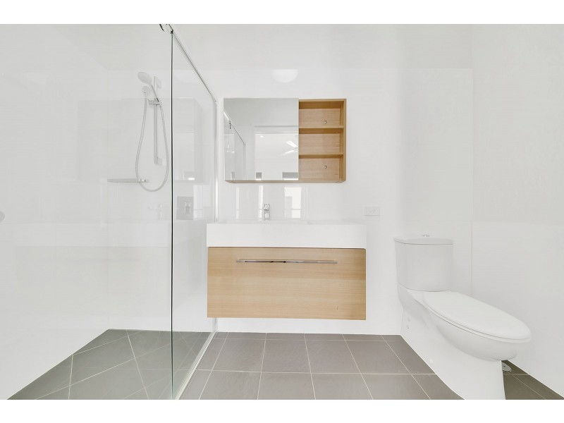 8/7 VIEW STREET, West Gladstone QLD 4680