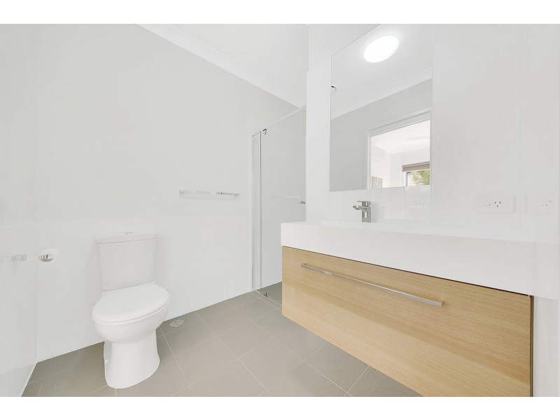 8/7 VIEW STREET, West Gladstone QLD 4680