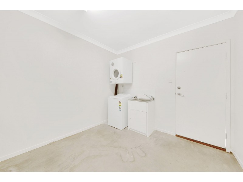 8/7 VIEW STREET, West Gladstone QLD 4680