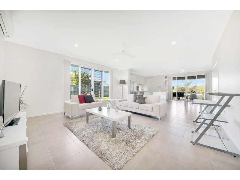 4 Orchard Drive, Kirkwood QLD 4680