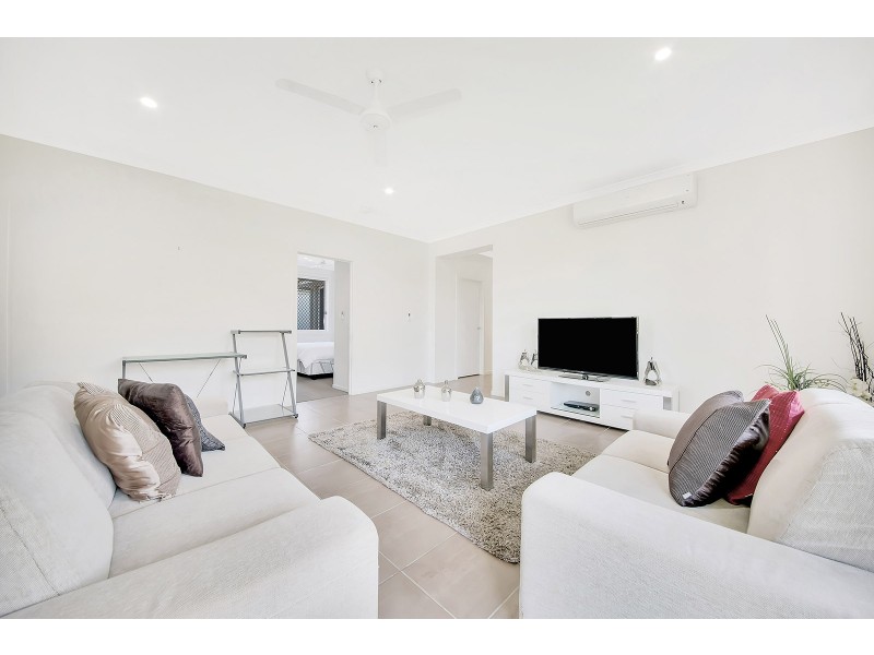 4 Orchard Drive, Kirkwood QLD 4680