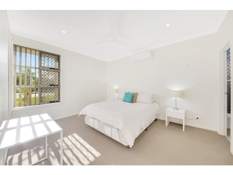 4 Orchard Drive, Kirkwood QLD 4680