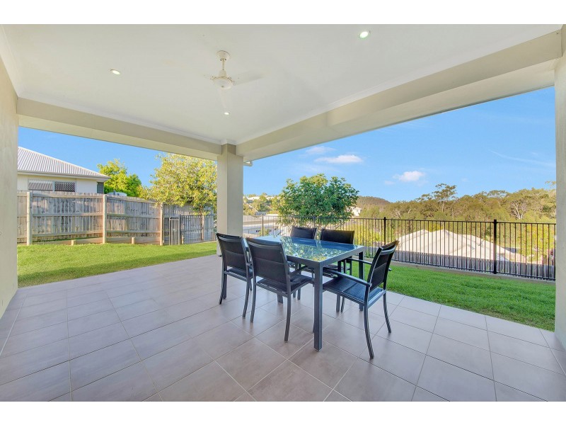 4 Orchard Drive, Kirkwood QLD 4680