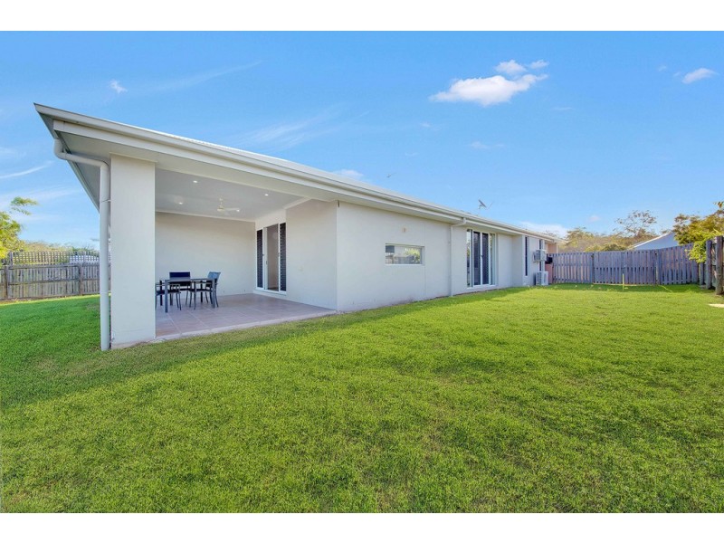 4 Orchard Drive, Kirkwood QLD 4680
