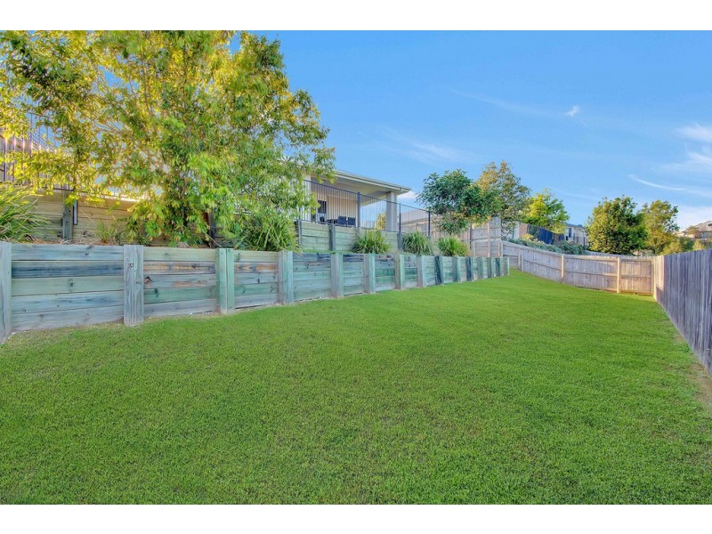 4 Orchard Drive, Kirkwood QLD 4680
