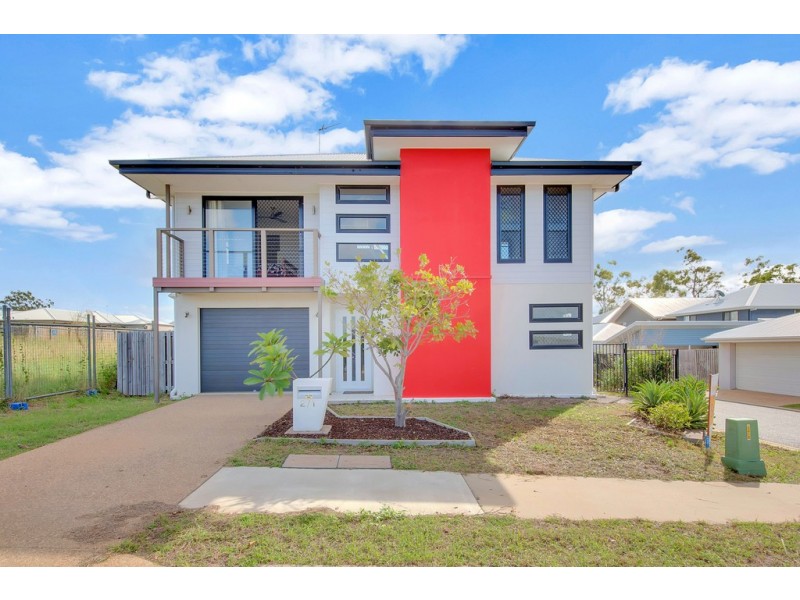 2/1 WEDGETAIL ROAD, Clinton QLD 4680