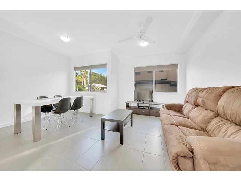 11/12 FLINDERS STREET, West Gladstone QLD 4680