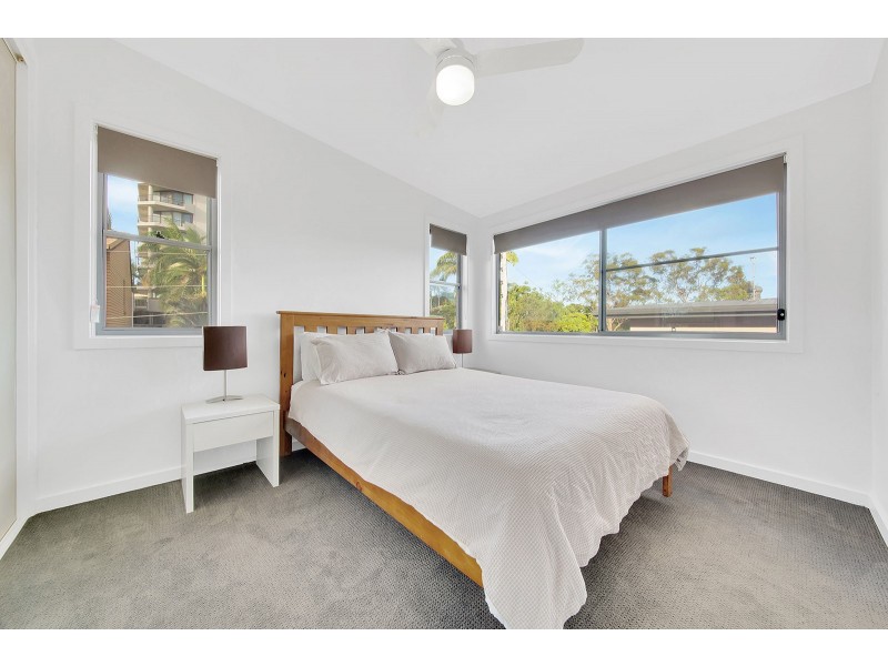 11/12 FLINDERS STREET, West Gladstone QLD 4680