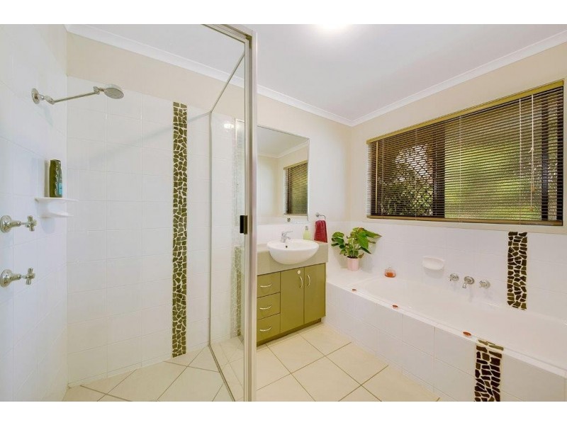 27 RONALD CRESCENT, Benaraby QLD 4680