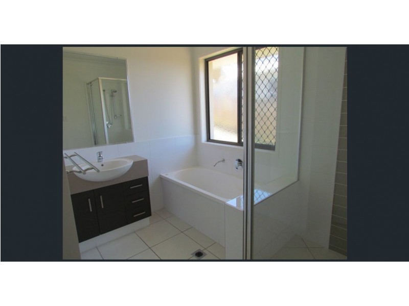 31 FLOREY PLACE, Kirkwood QLD 4680