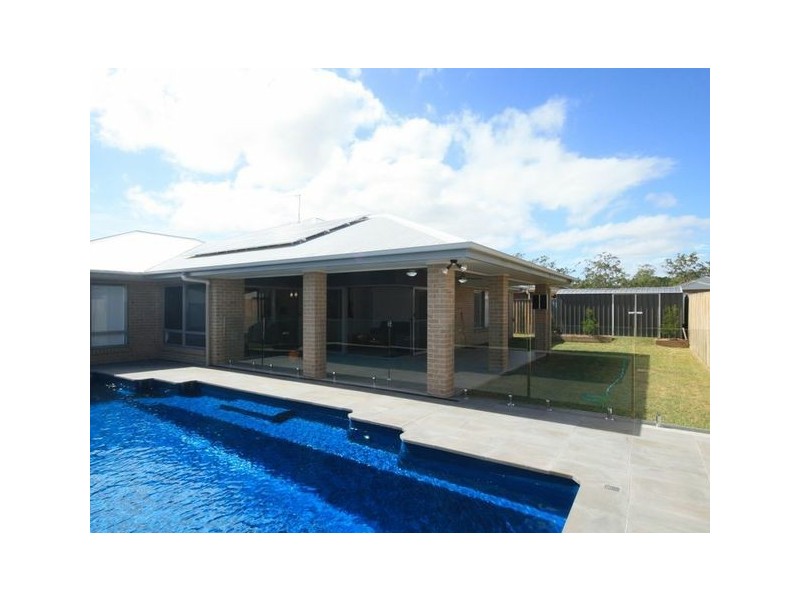 7 PARKWAY CRESCENT, Kirkwood QLD 4680