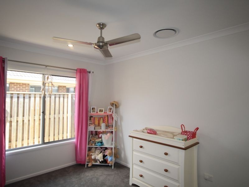 7 PARKWAY CRESCENT, Kirkwood QLD 4680