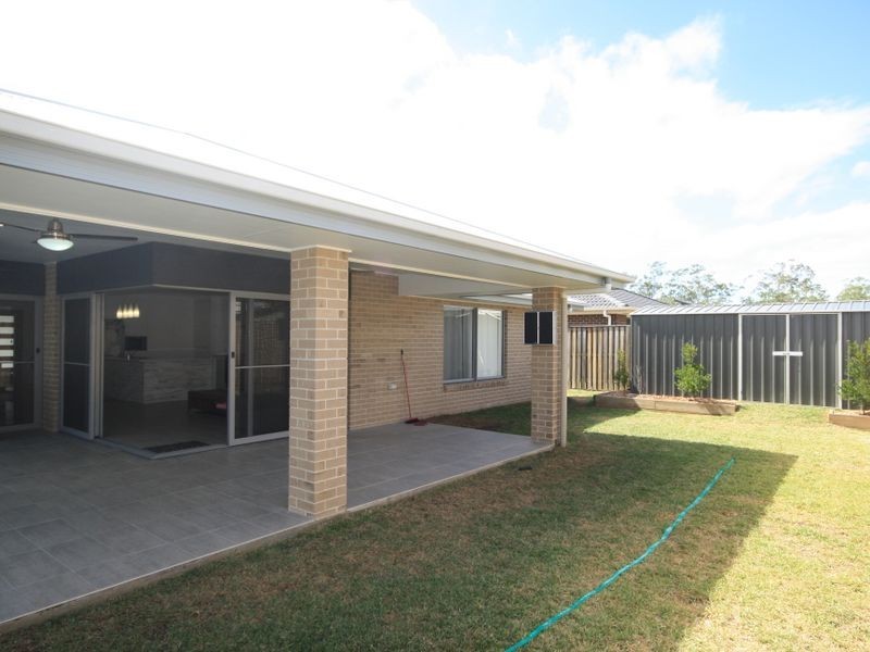 7 PARKWAY CRESCENT, Kirkwood QLD 4680