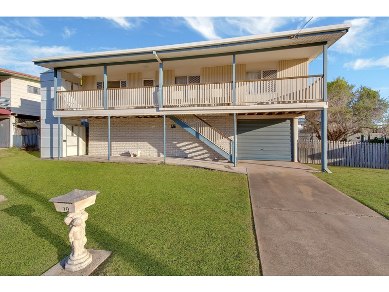 19 PASHLEY STREET, Clinton QLD 4680