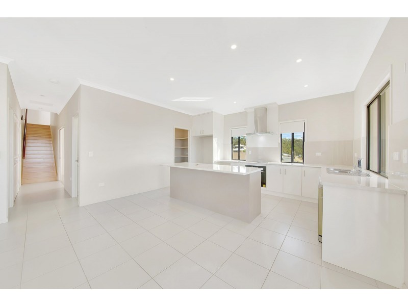 4 KOOWIN DRIVE, Kirkwood QLD 4680